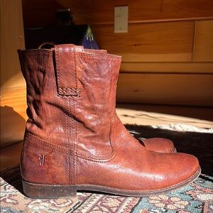 Frye EUC Women’s Brown Leather Ankle Boots